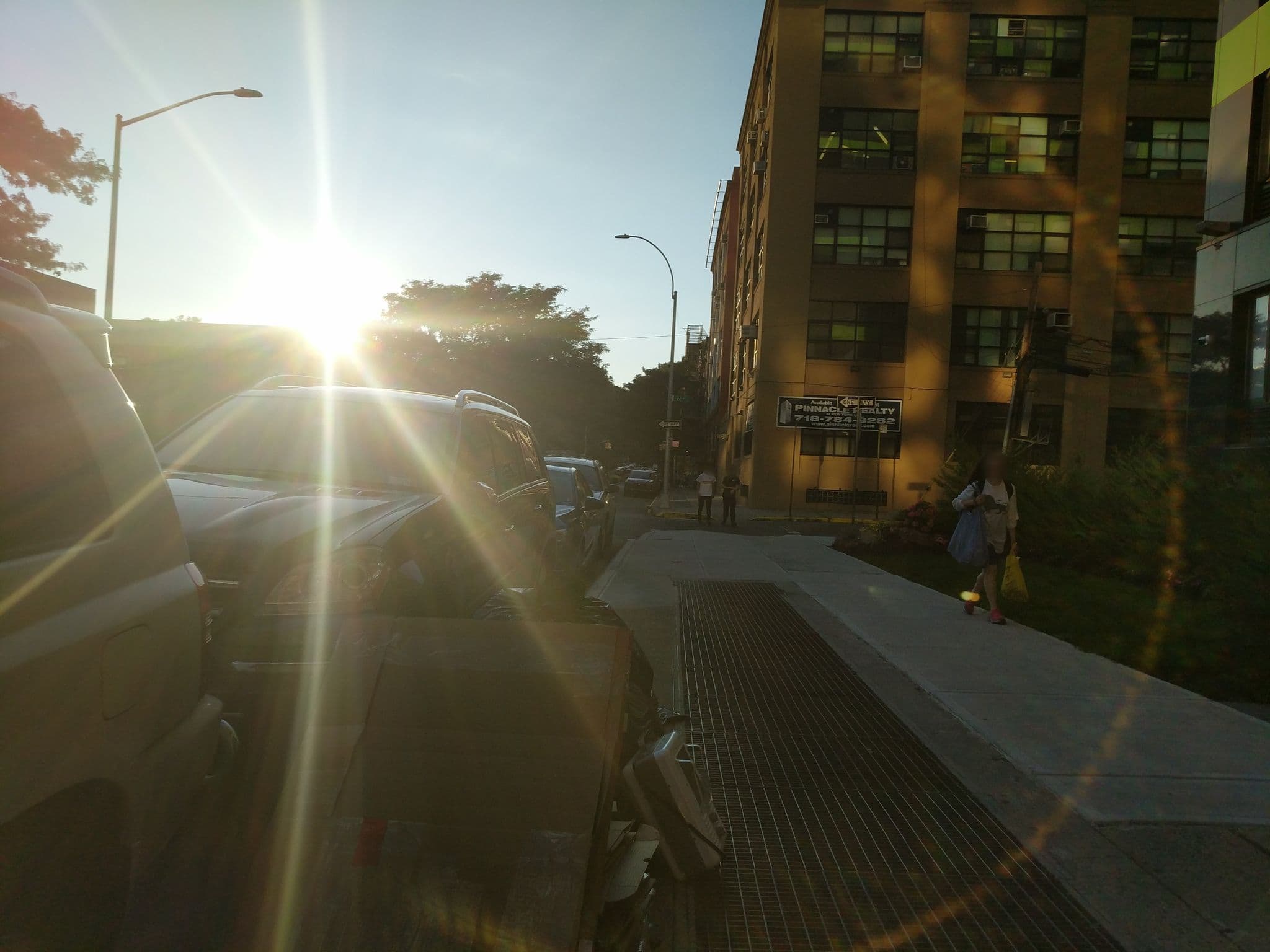 Street view near The Vue Hotel, Long Island City — © daalso (CC BY-SA · Mapillary)