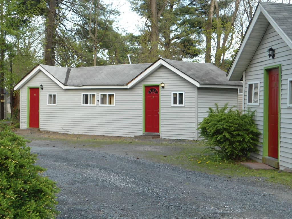 Flower Field Inn & Cottages, Motel in Stroudsburg