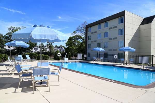 Plaza on the Pike, Hotel in Pleasantville