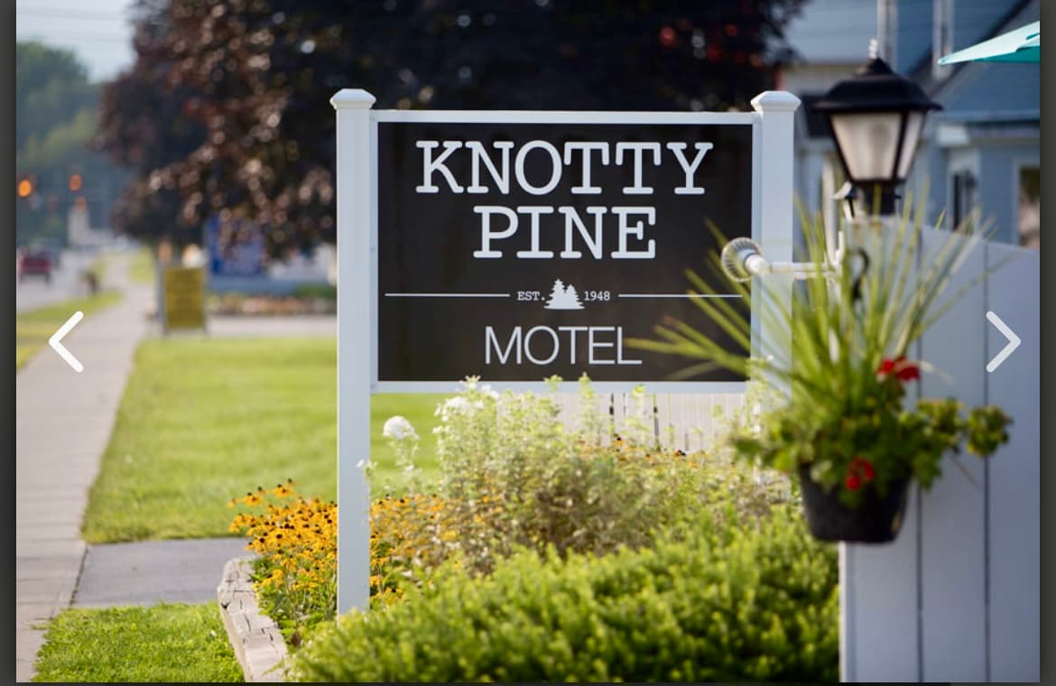 Knotty Pine motel, Motel in Bennington