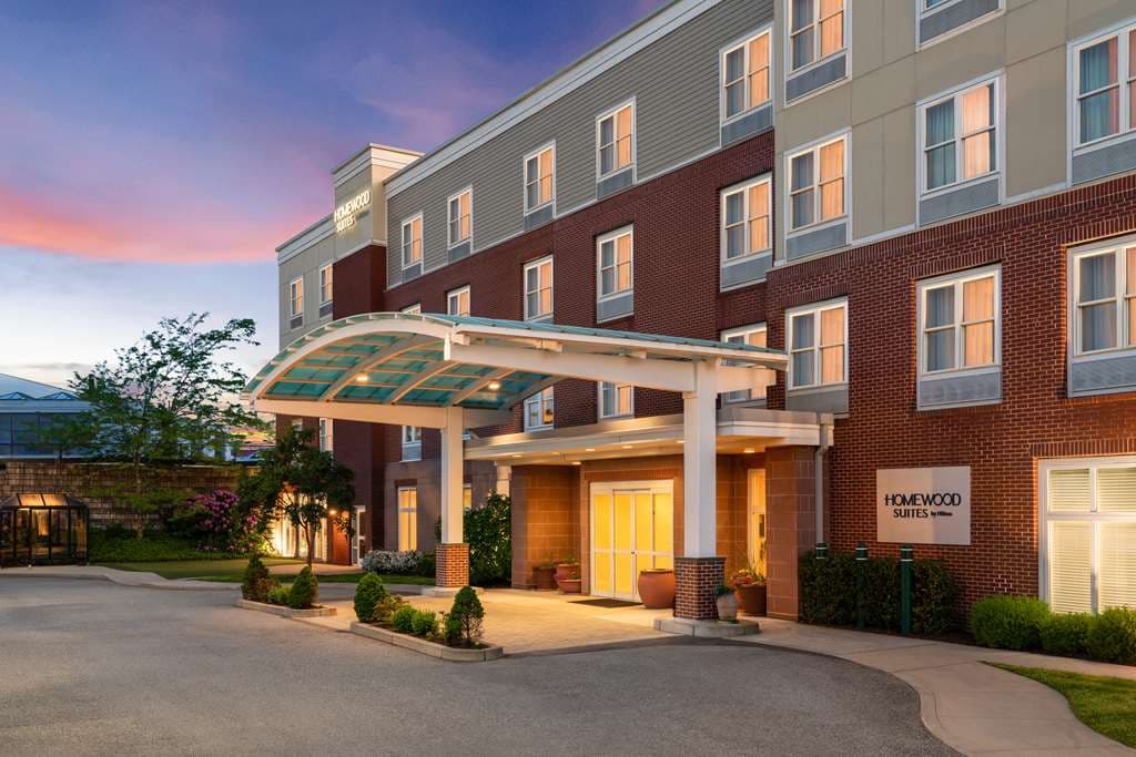 Homewood Suites by Hilton Newport Middletown, Hotel in Newport East