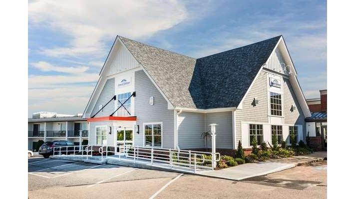Howard Johnson Inn - Newport Area / Middletown, Hotel in Newport East