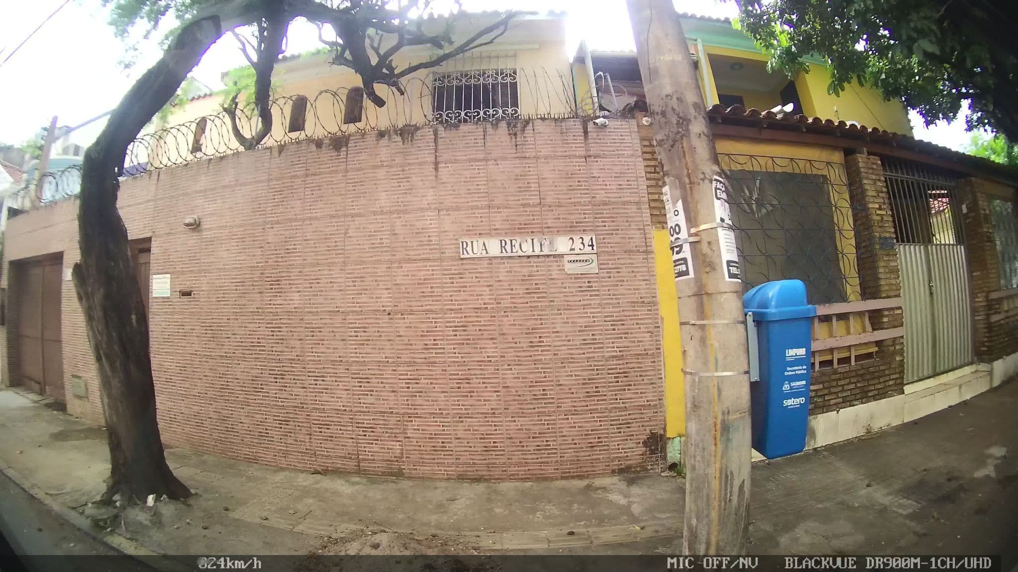 Street view near Pousada La Villa Française, Salvador — © kaart_2 (CC BY-SA · Mapillary)
