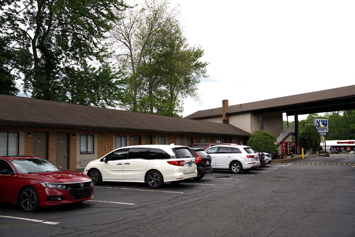 Carrier Motor Lodge, Motel in Newington