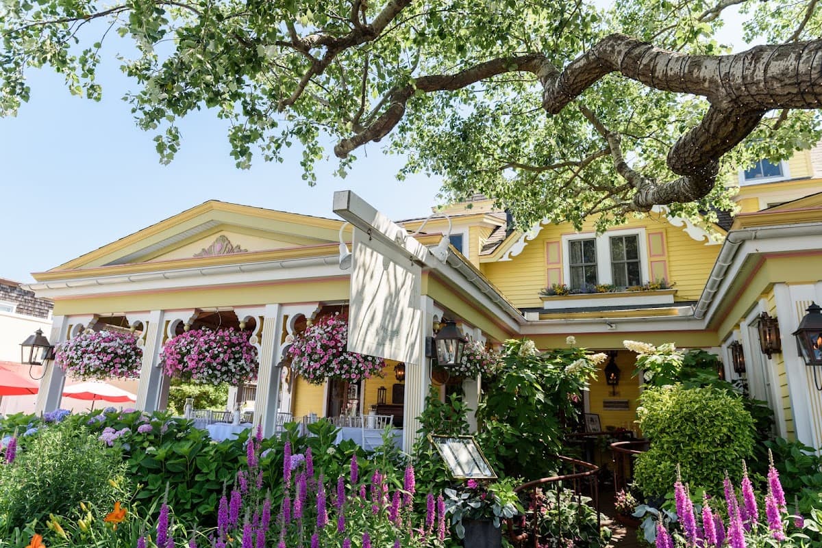 The Gables Historic Inn & Restaurant, Guesthouse in Beach Haven