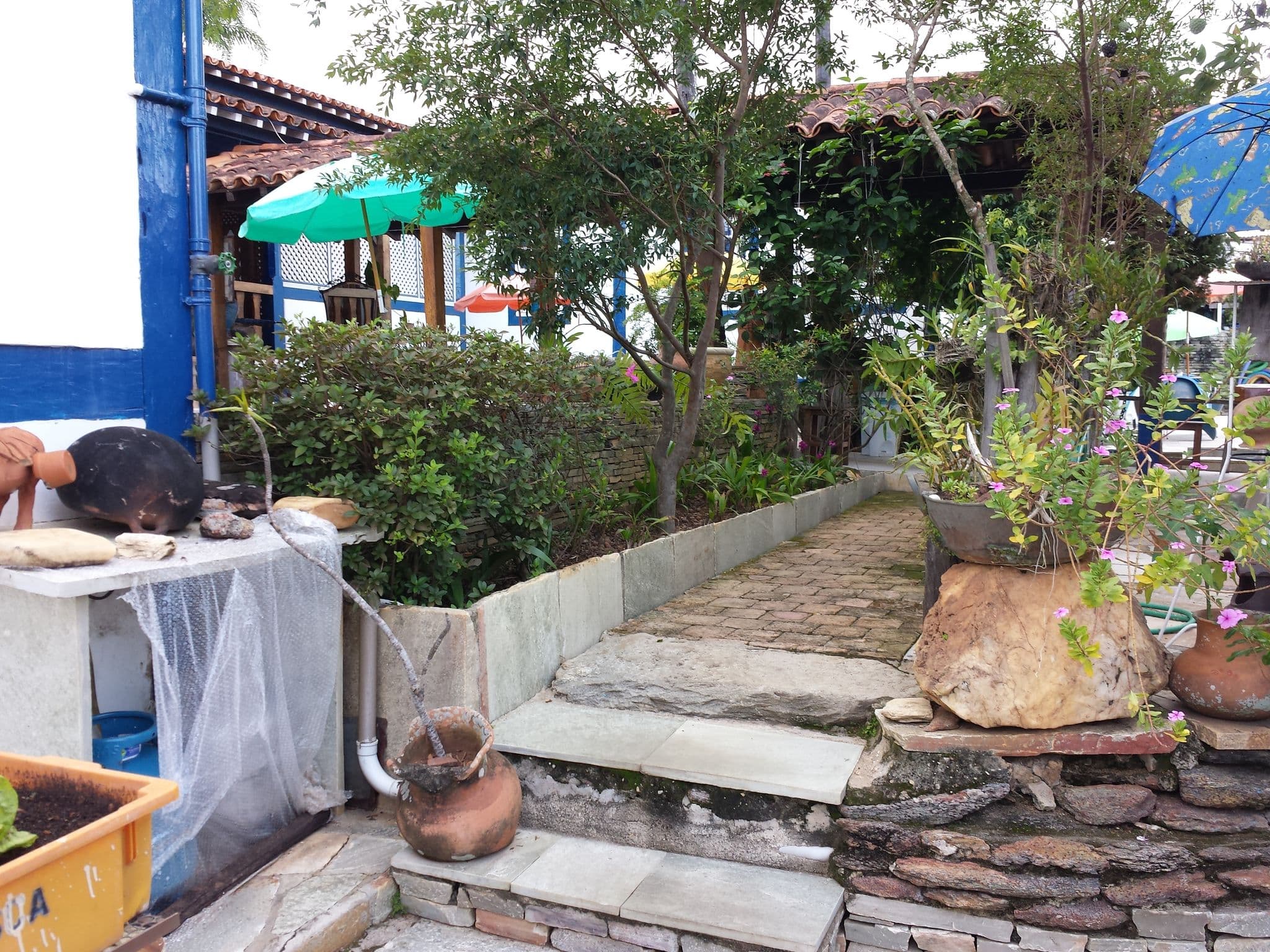 Street view near Pousada Walkeryana, Pirenópolis — © linhares (CC BY-SA · Mapillary)