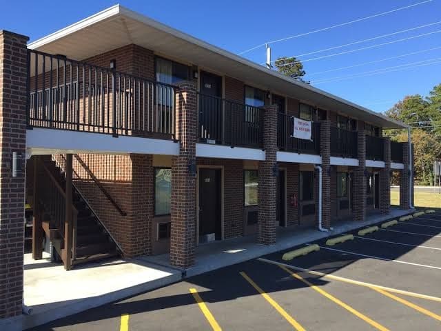 Brick Motor Inn, Hotel in Brick