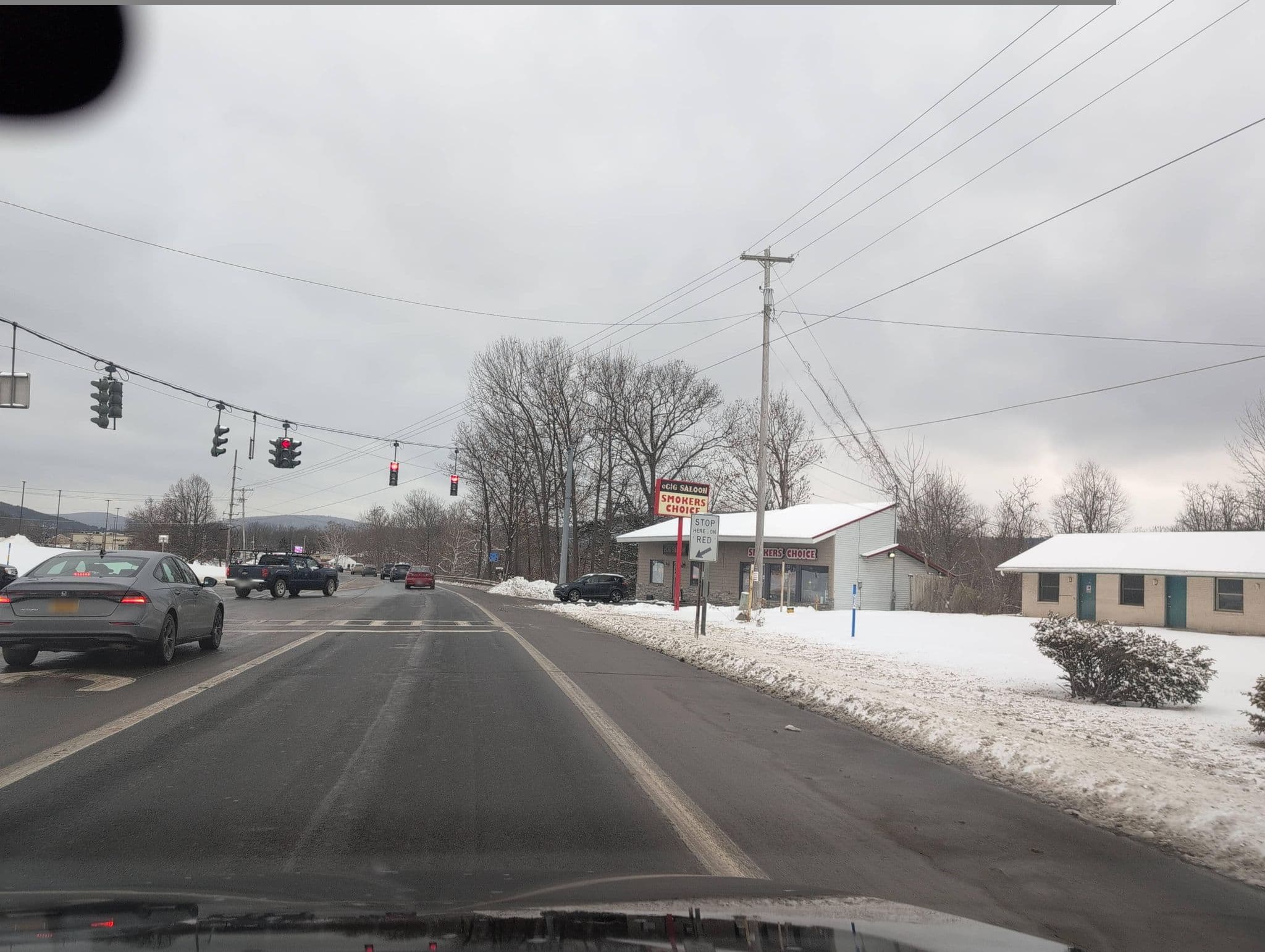 Street view near Budget Inn, Oneonta — © alrekur (CC BY-SA · Mapillary)
