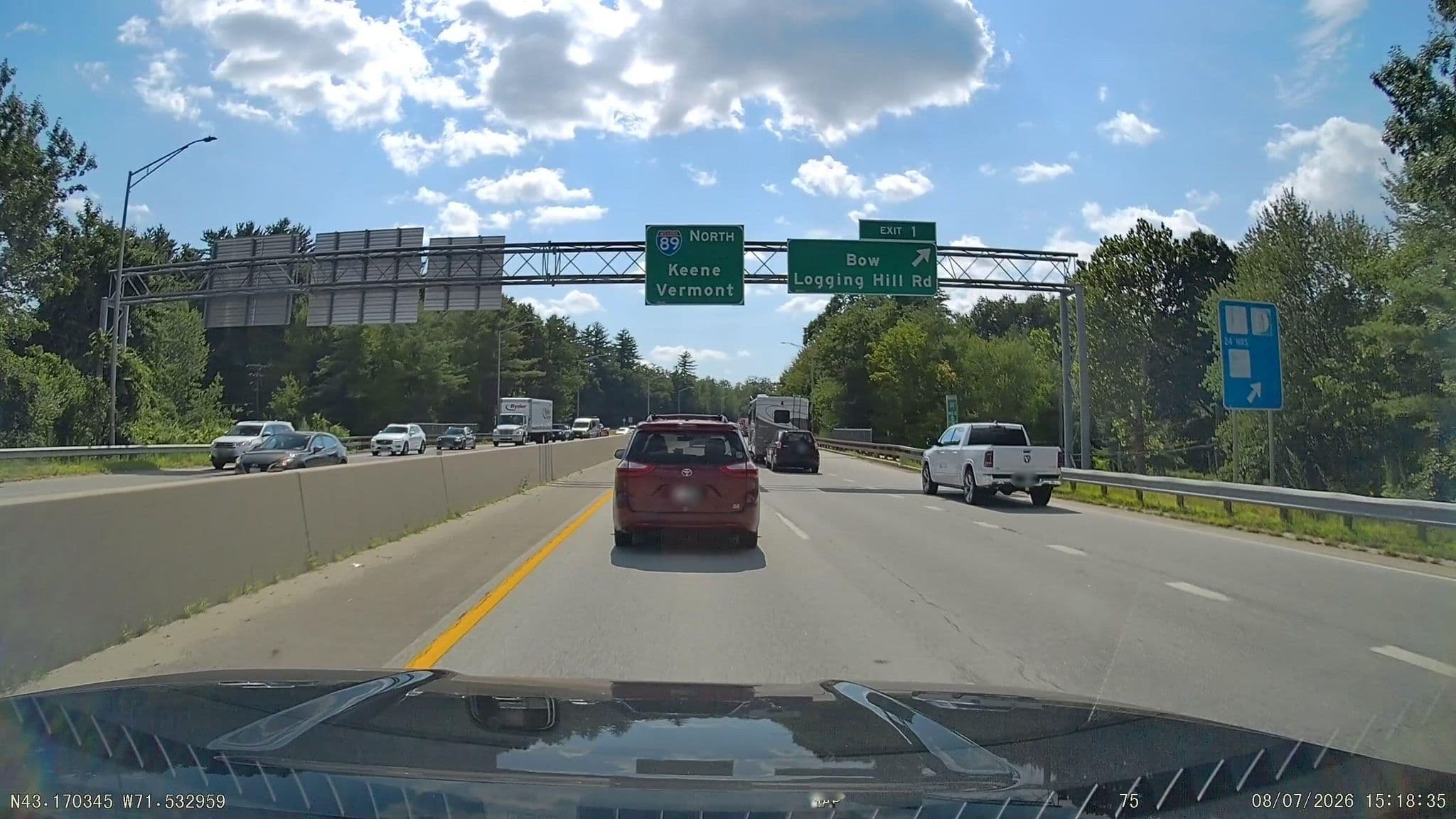 Street view near Hampton Inn Concord/Bow, Bow Bog — © Lanka6359 (CC BY-SA · Mapillary)