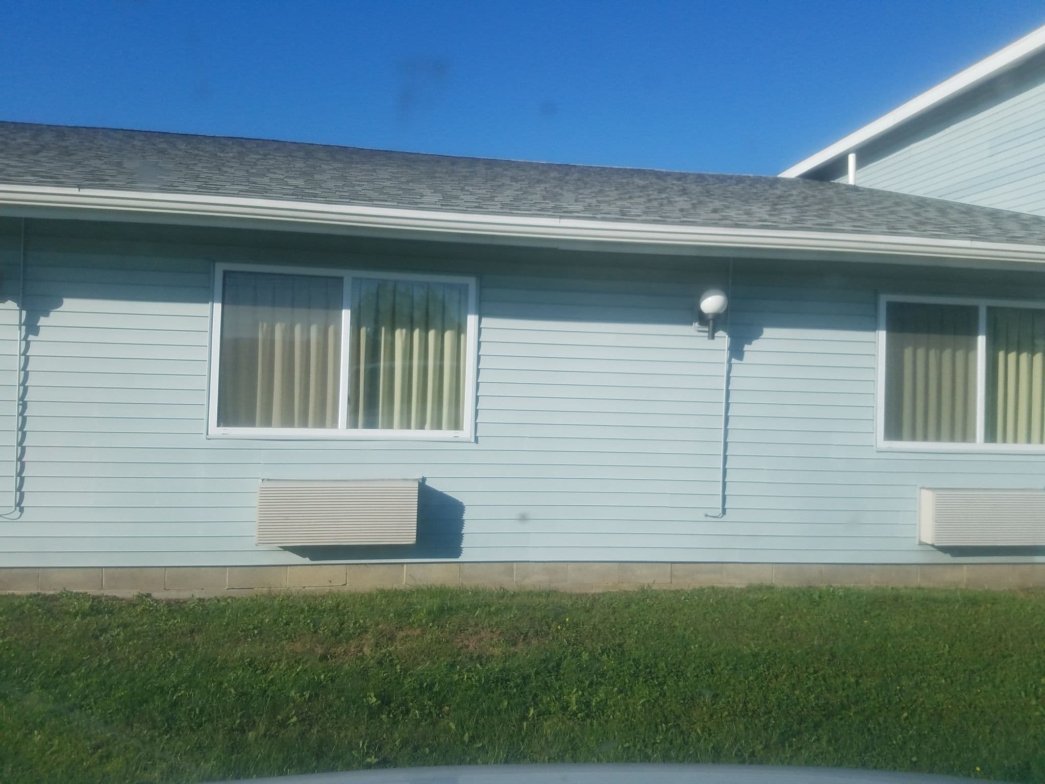 Street view near Econo Lodge, Weston Mills — © jbthemilker (CC BY-SA · Mapillary)