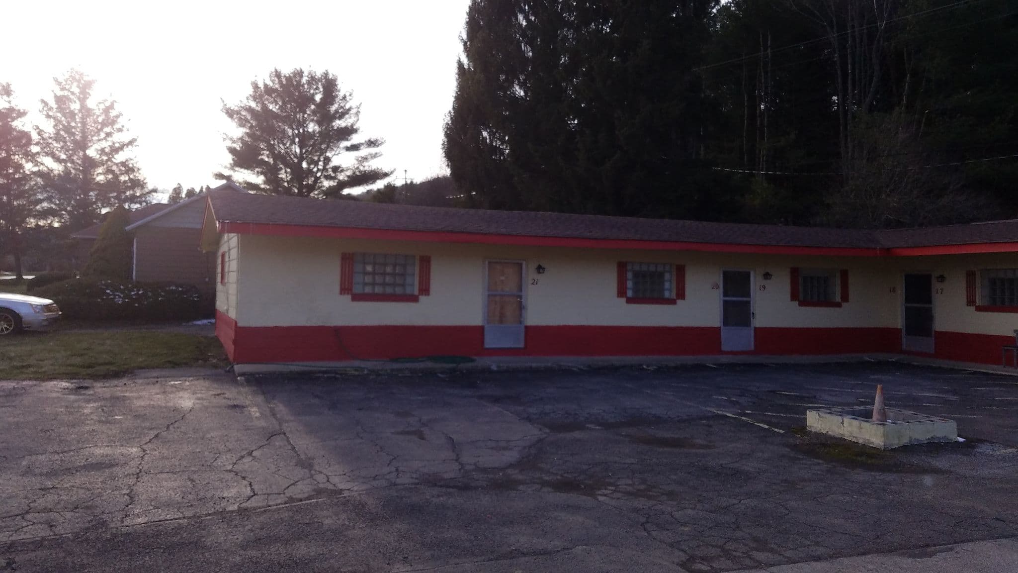 Street view near Budget Inn, Alfred — © jbthemilker (CC BY-SA · Mapillary)