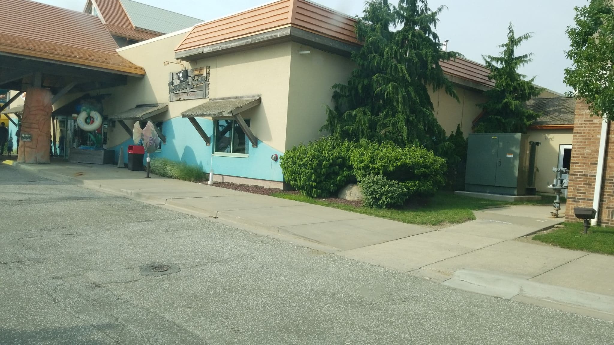 Street view near Wyndham Garden Erie, Erie — © jbthemilker (CC BY-SA · Mapillary)