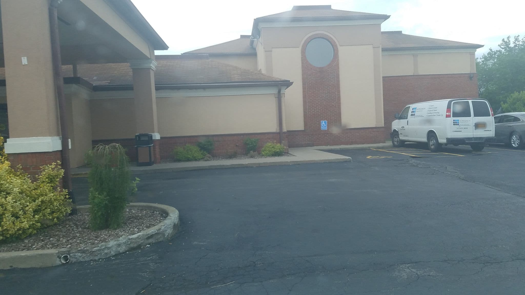 Street view near Quality Inn, South Lockport — © jbthemilker (CC BY-SA · Mapillary)