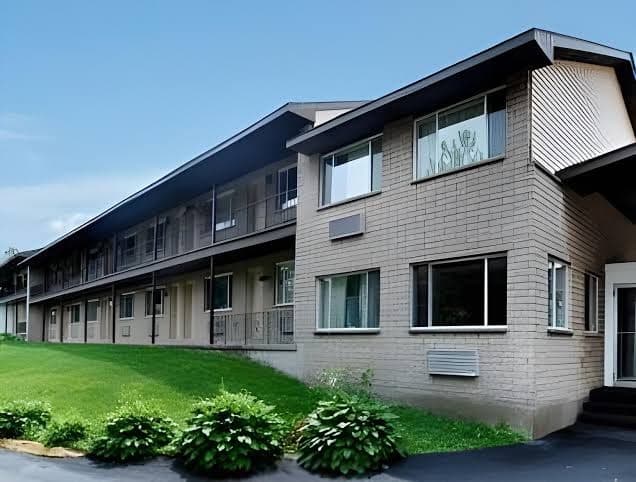 Latham Inn, Motel in Latham