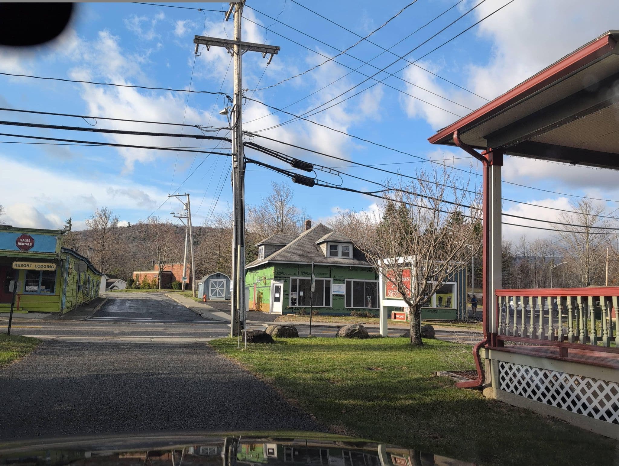 Street view near The Mansion House at Alfie's, Palenville — © alrekur (CC BY-SA · Mapillary)