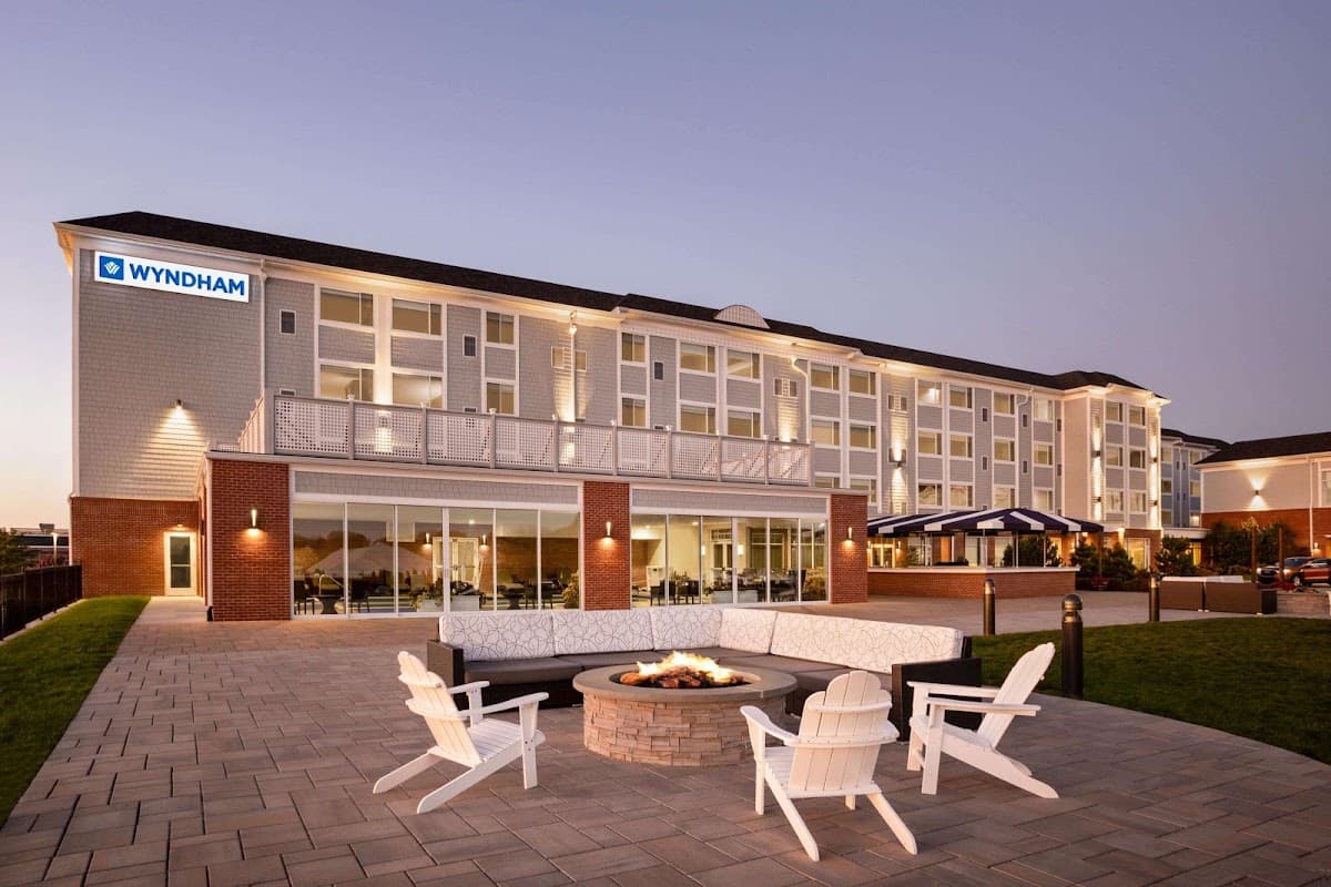 Wyndham Newport Hotel, Hotel in Newport East
