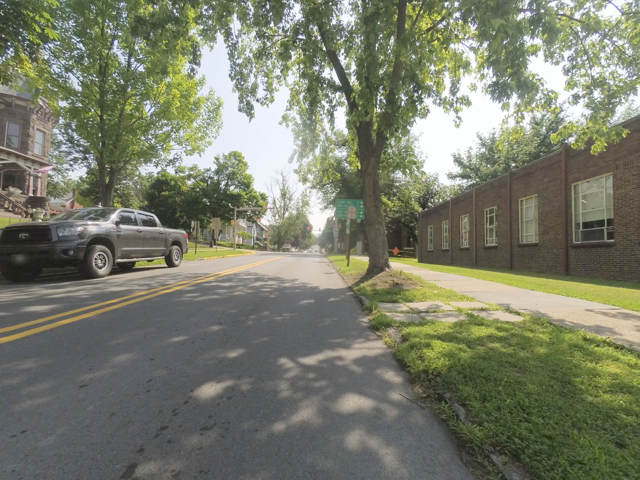 Street view near Reynold's Mansion, Bellefonte — © pkoby (CC BY-SA · Mapillary)