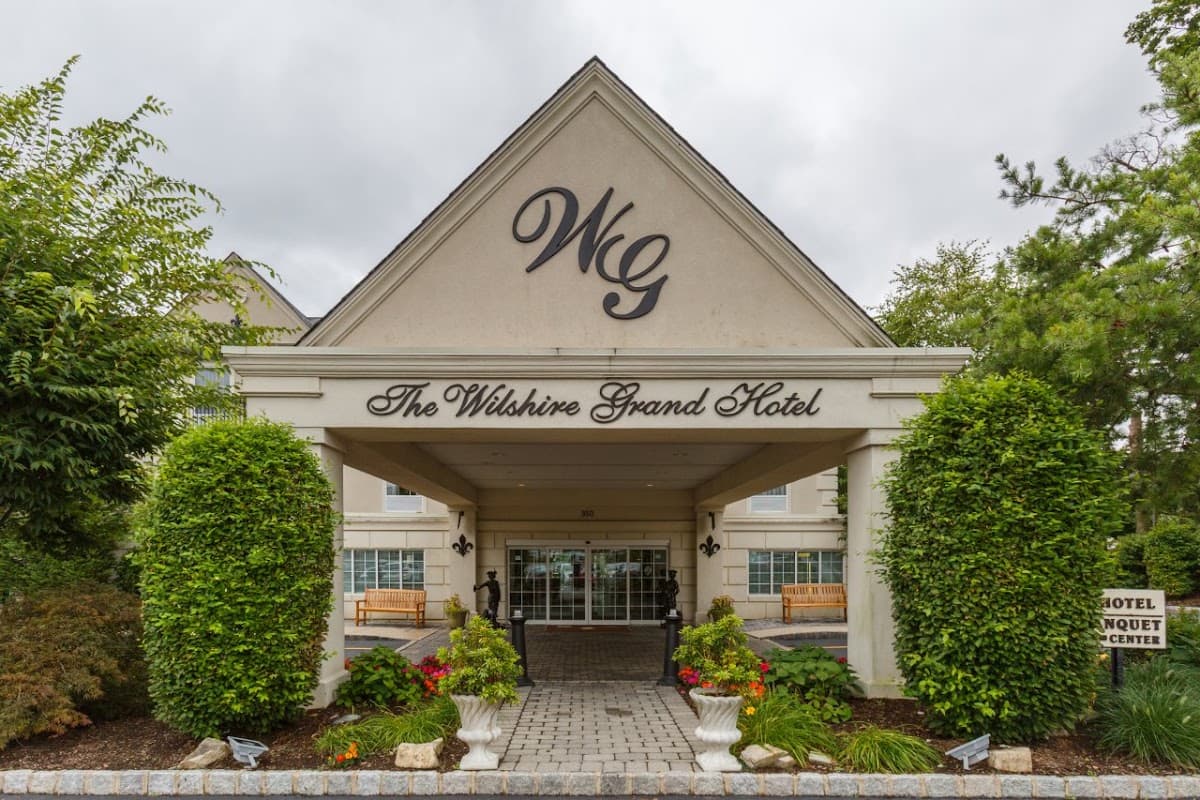 The Wilshire Grand Hotel, Hotel in West Orange