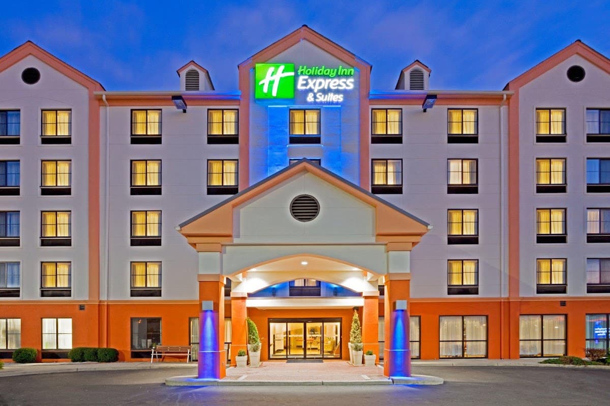 Holiday Inn Express & Suites Meadowlands Area, Hotel in East Rutherford