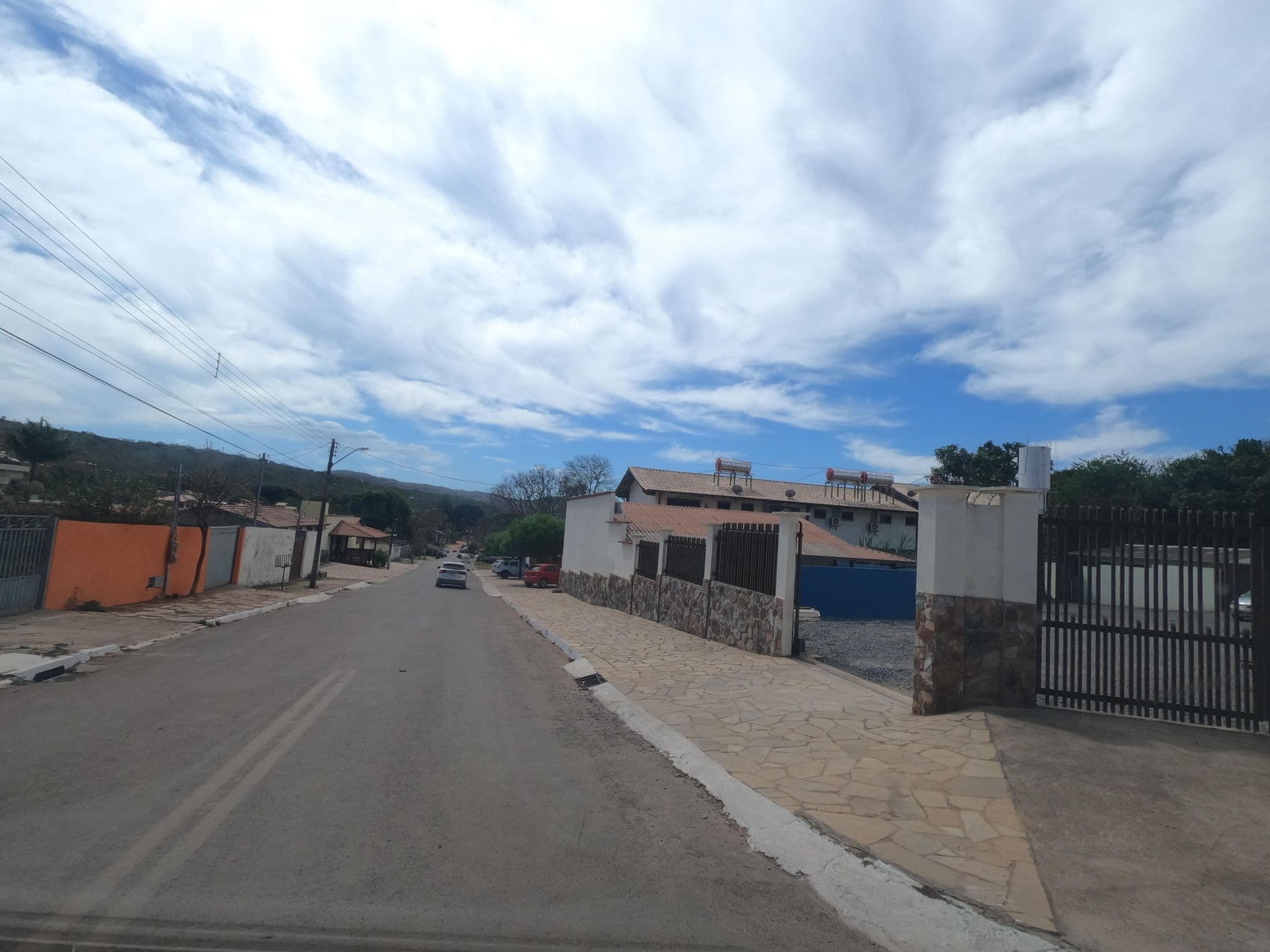 Street view near Pousada dos Guias, Alto Paraíso de Goiás — © MuitoAlemdasFronteiras (CC BY-SA · Mapillary)