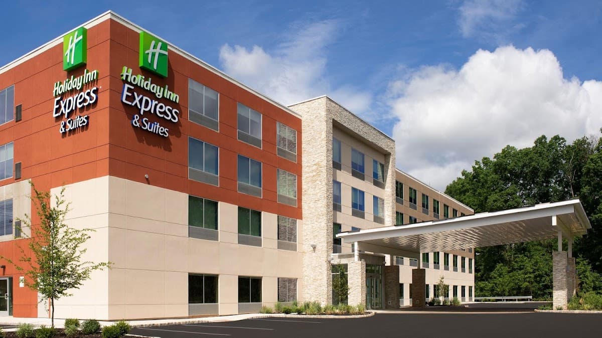 Holiday Inn Express & Suites North Brunswick, Hotel in North Brunswick