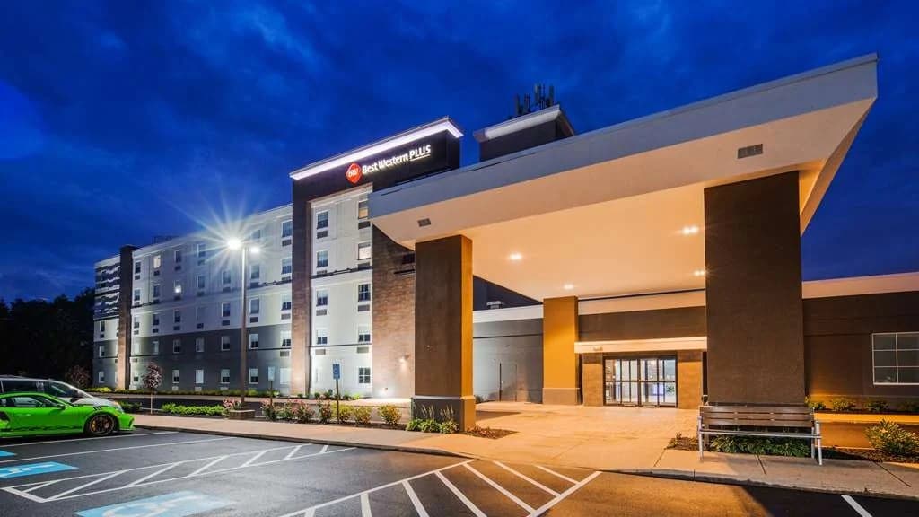 Best Western Plus Wilkes Barre-Scranton Airport Hotel, Hotel in Avoca