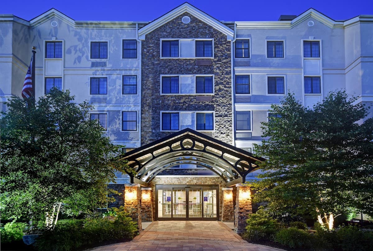 Homewood Suites by Hilton Eatontown, Hotel in Oakhurst