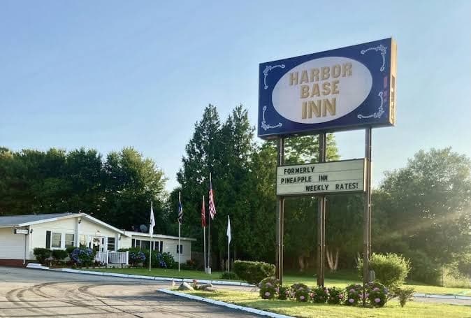 Harbor Base Inn, Motel in Newport East