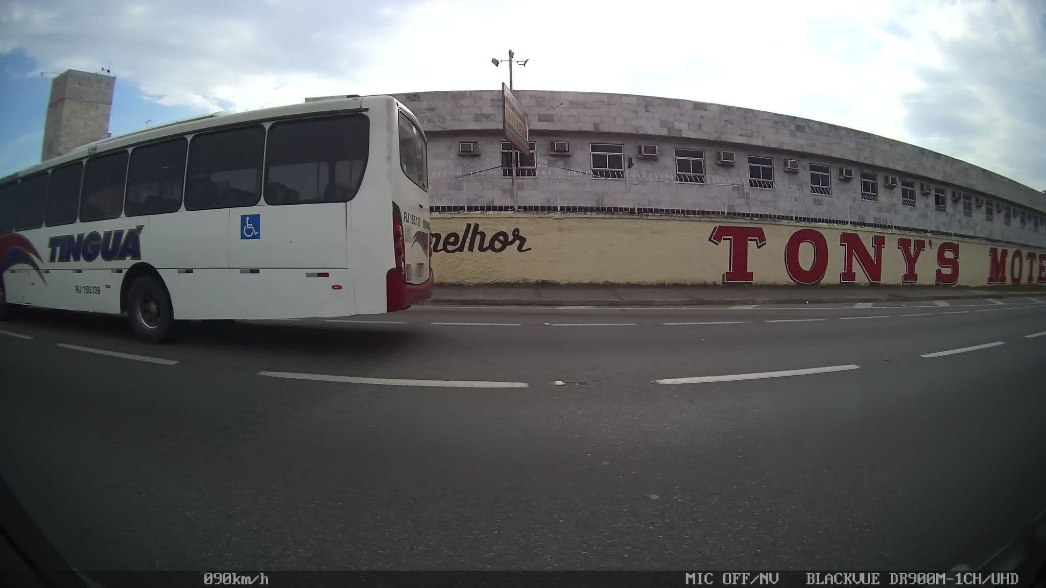 Street view near Tony's Motel, Belford Roxo — © kaart_2 (CC BY-SA · Mapillary)