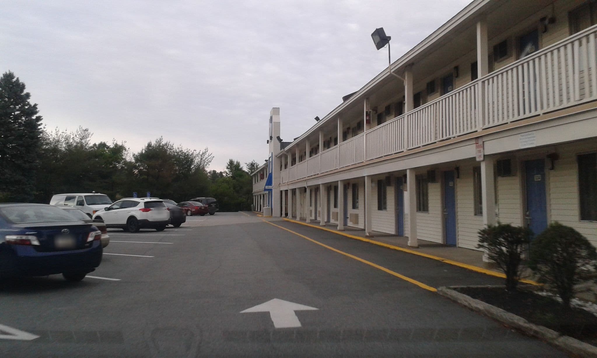 Street view near Motel 6, Nashua — © thetornado76 (CC BY-SA · Mapillary)