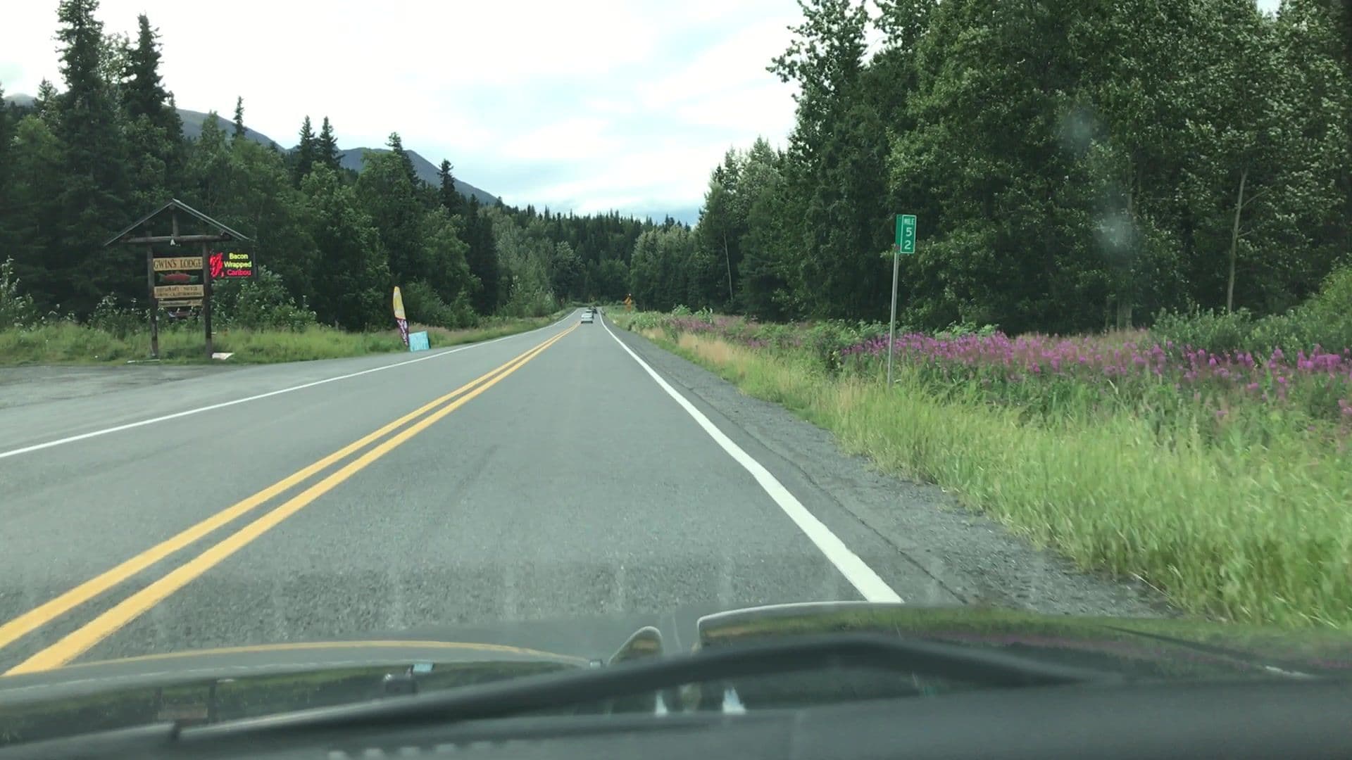 Street view near Gwin's Lodge, Bear Creek — © lvl5 (CC BY-SA · Mapillary)