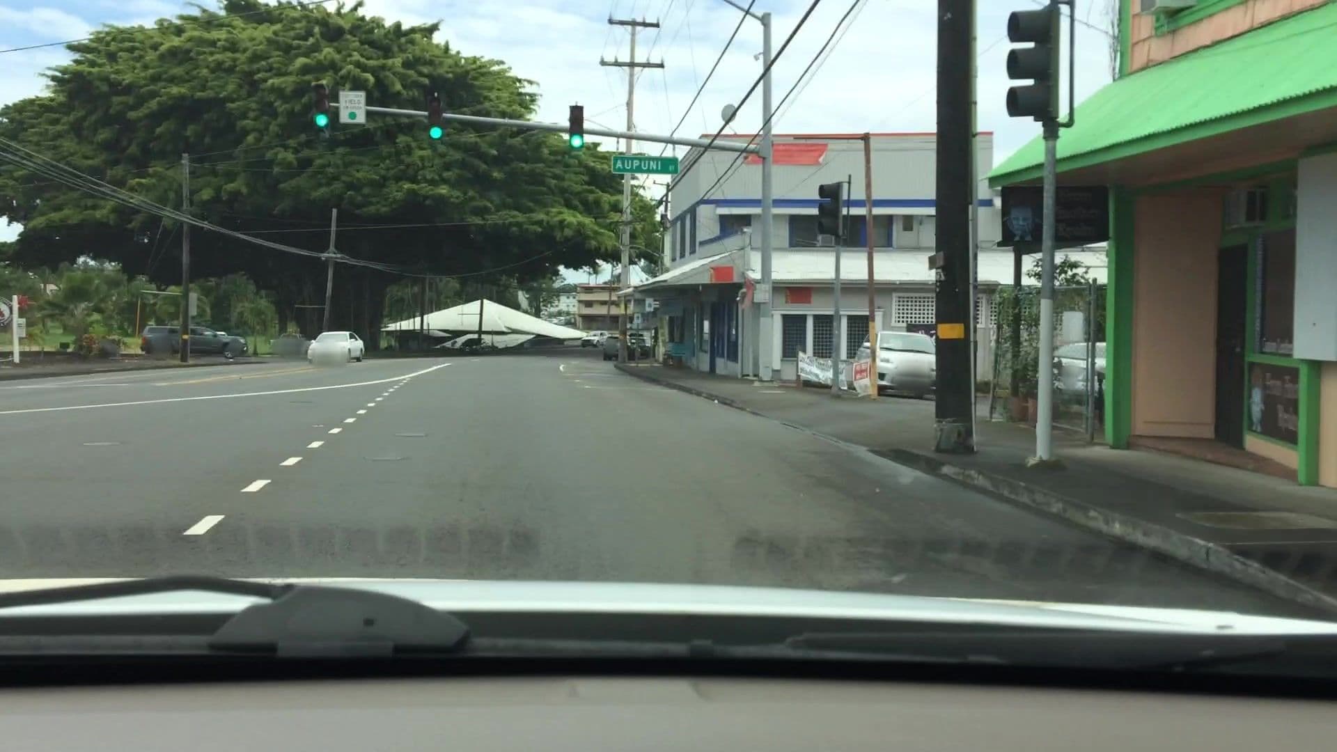 Street view near Big Island Boutique Hostel, Hilo — © lvl5 (CC BY-SA · Mapillary)