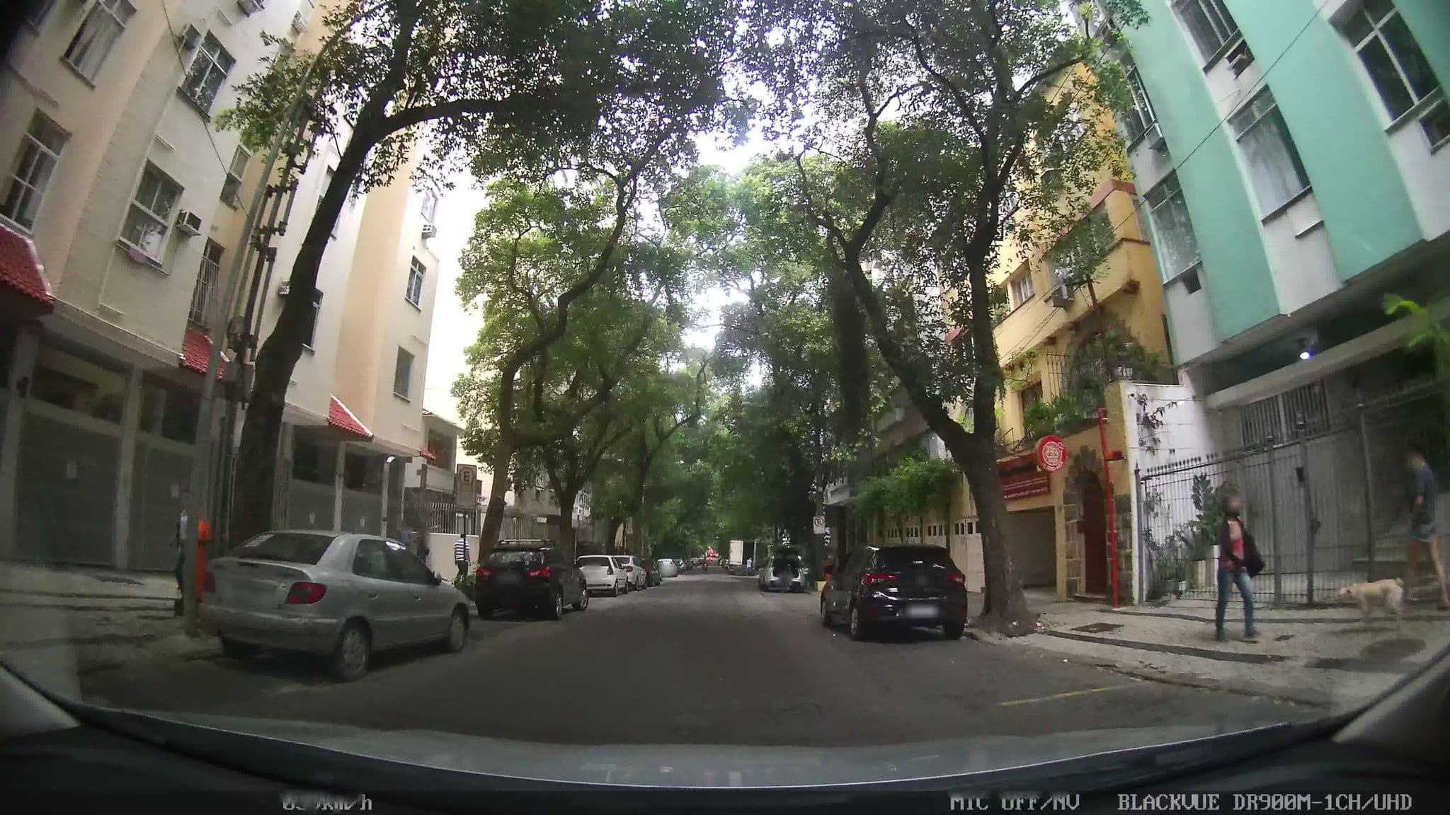Street view near Che Lagarto Suites Santa Clara, Copacabana — © kaart_1 (CC BY-SA · Mapillary)