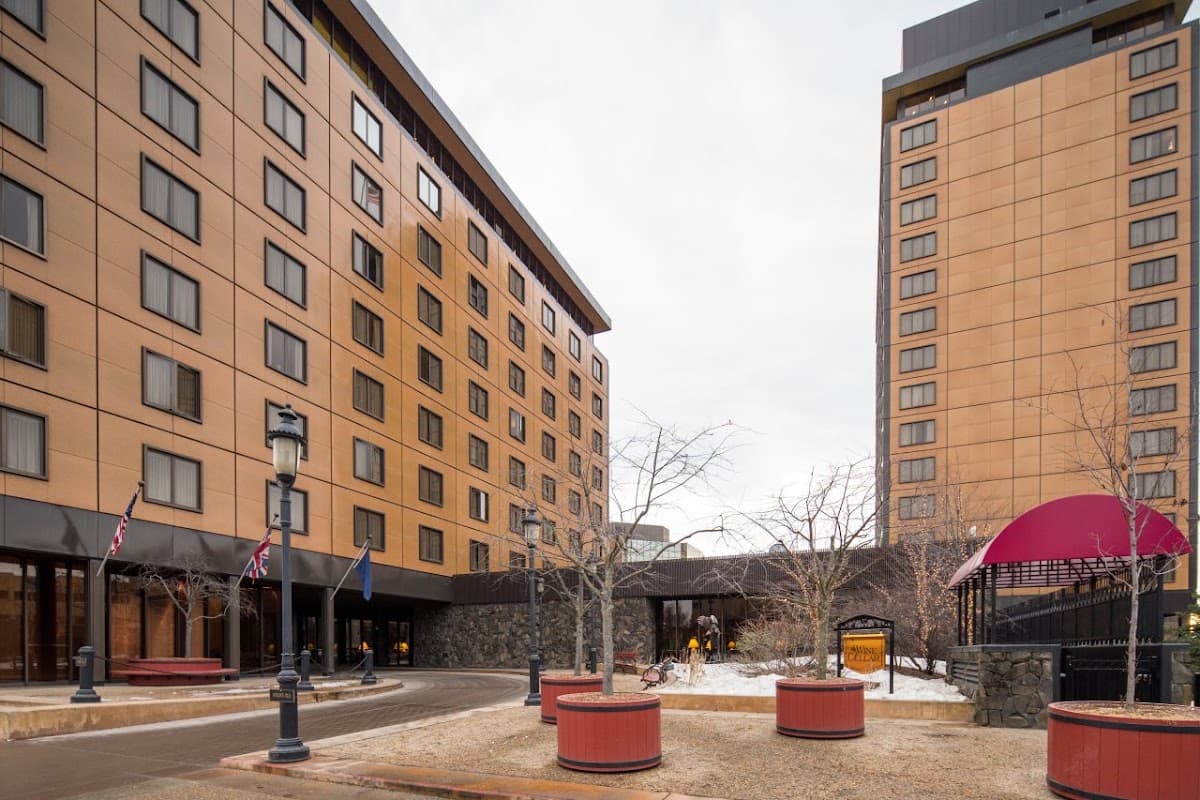 Hotel Captain Cook, Hotel in Anchorage