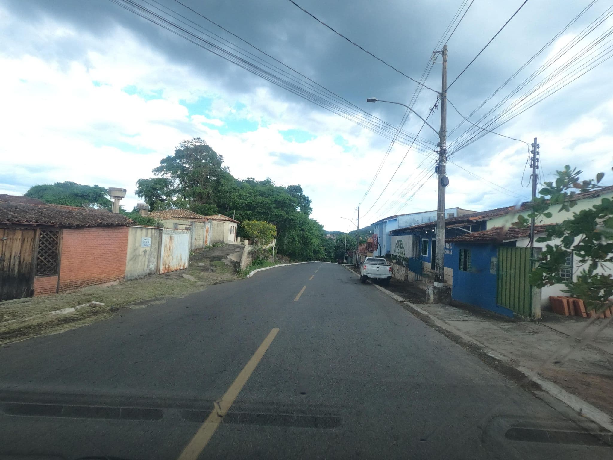 Street view near Hotel Araguaia, Goiás — © MuitoAlemdasFronteiras (CC BY-SA · Mapillary)