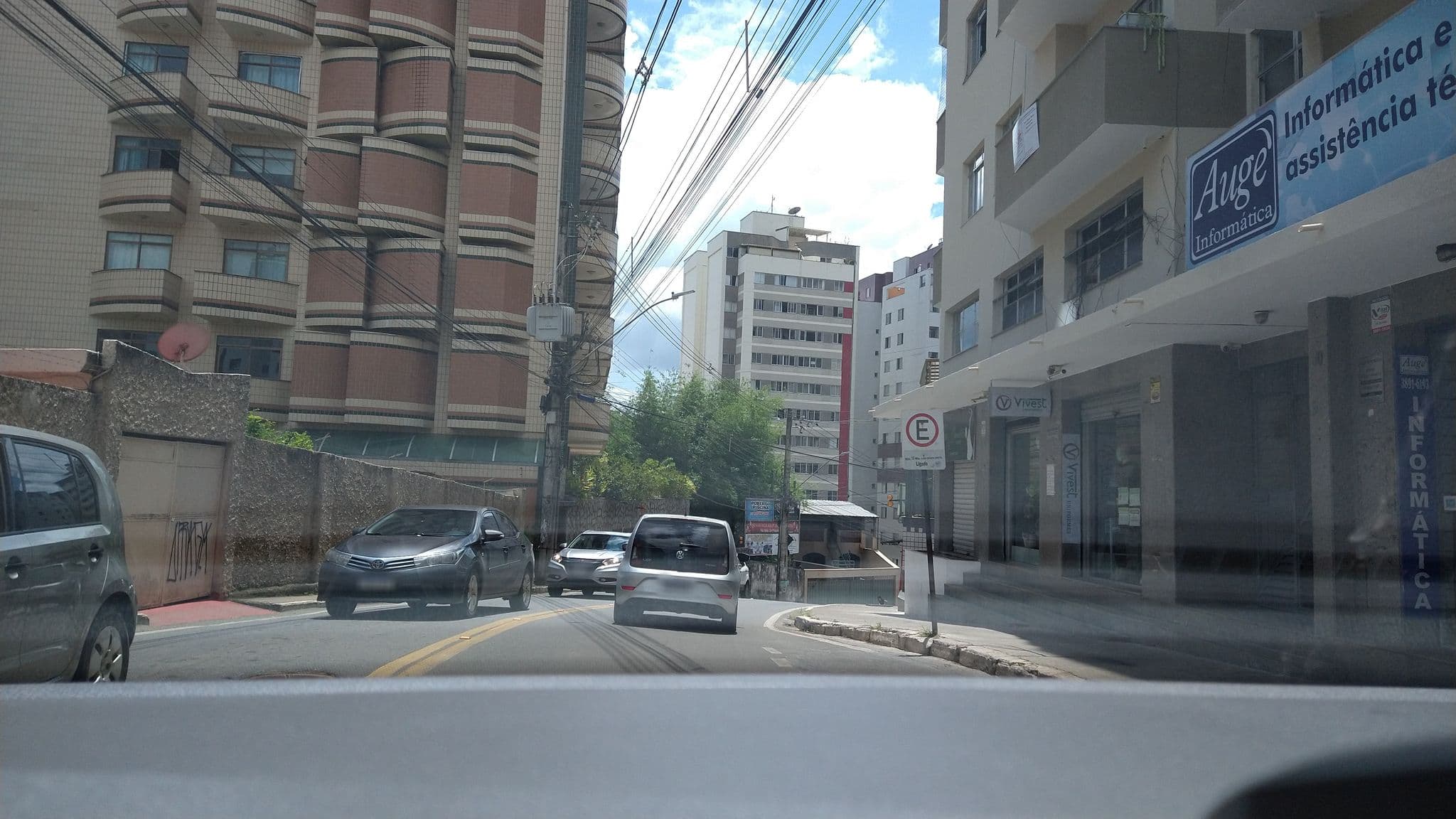 Street view near Orquídea Hotel, Viçosa — © afonsopsantos (CC BY-SA · Mapillary)