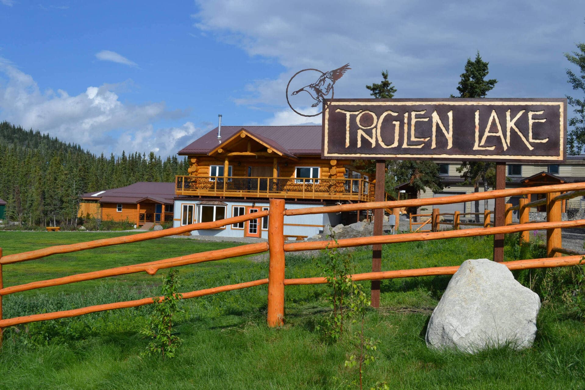 Tonglen Lake Lodge, Healy