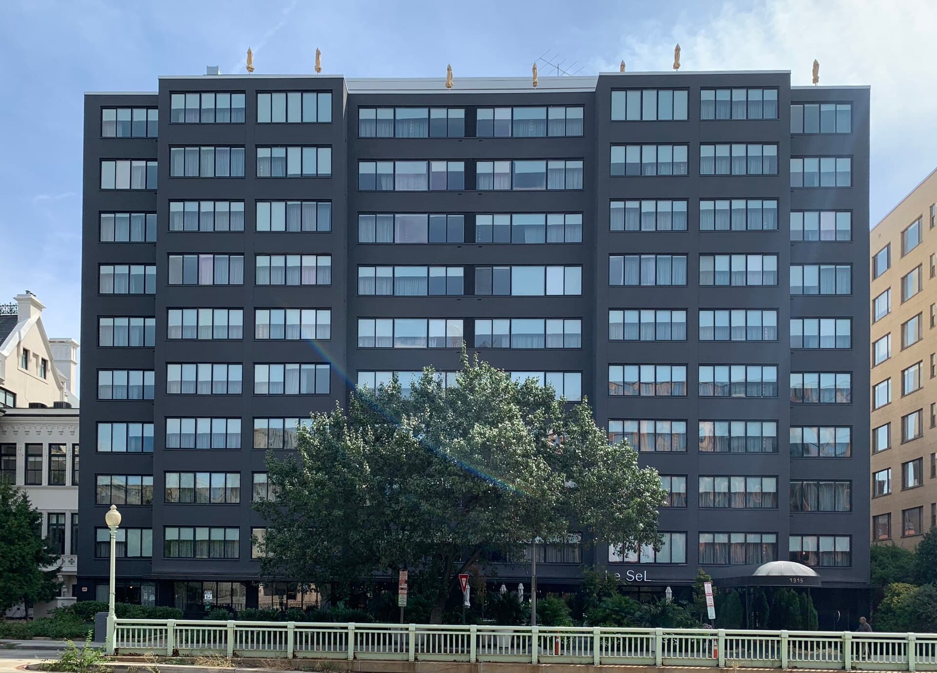 Kimpton Banneker Hotel by IHG (via Wikimedia Commons, CC BY-SA 4.0)
