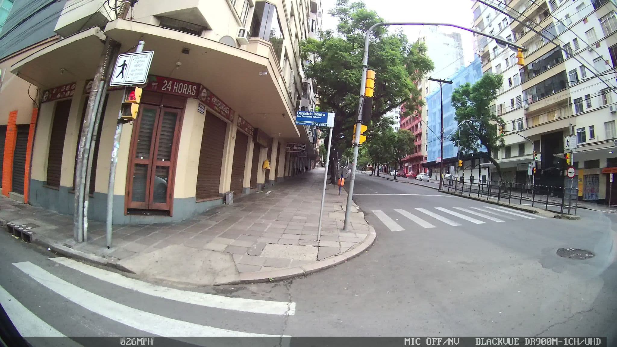 Street view near Hotel Pampa, Porto Alegre — © kaart_1 (CC BY-SA · Mapillary)