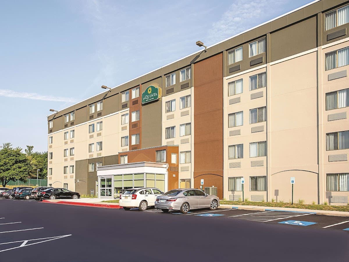 La Quinta Inn & Suites by Wyndham Baltimore N / White Marsh, Hotel in Essex