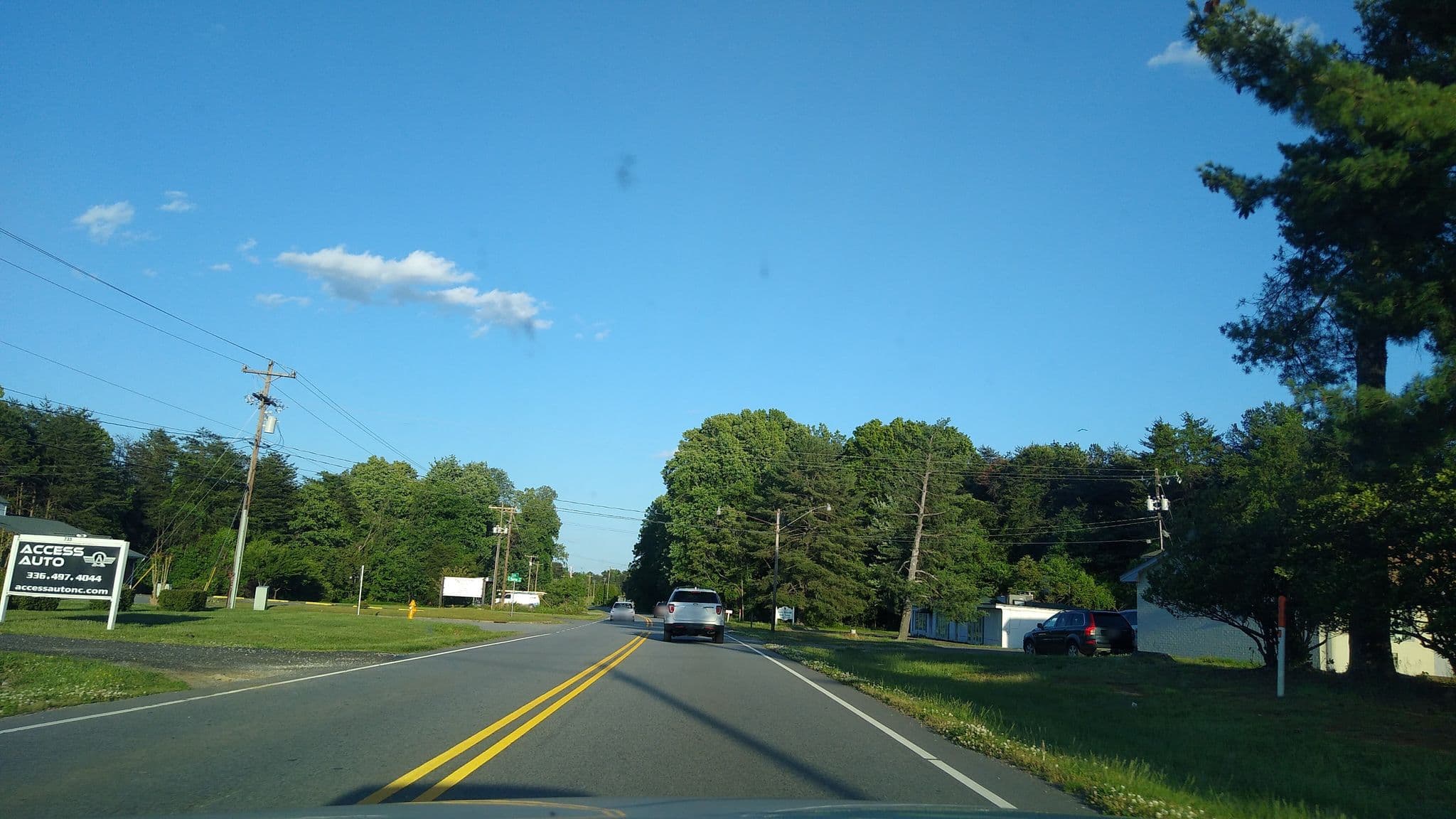 Street view near Kings Inn, Kernersville — © fkabrad (CC BY-SA · Mapillary)