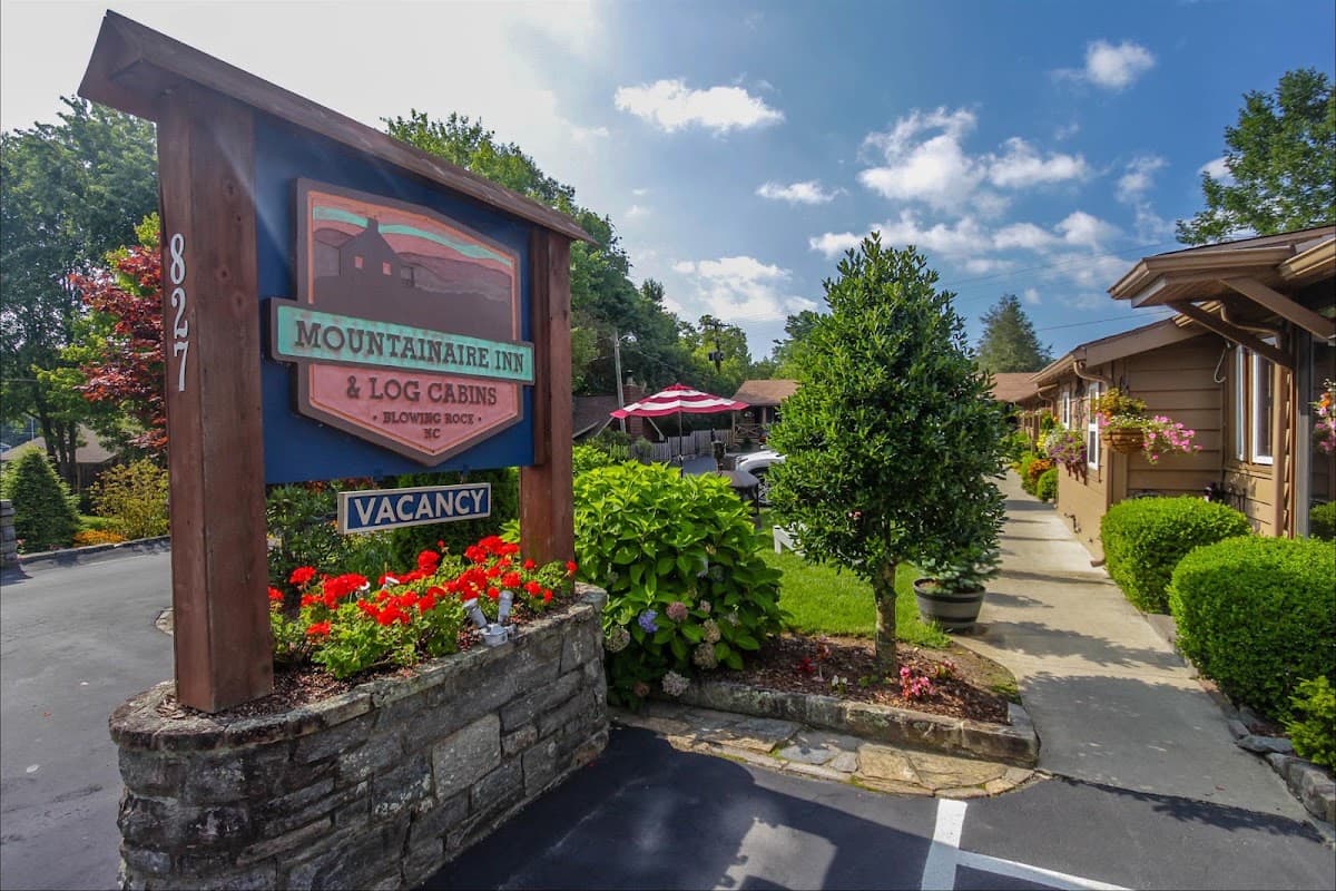 Mountainaire Inn & Log Cabins, Motel in Blowing Rock