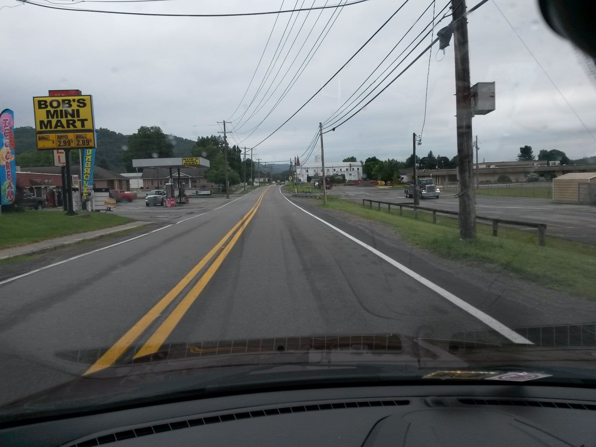 Street view near Valley View Motel, Elkins — © kwrigh01 (CC BY-SA · Mapillary)