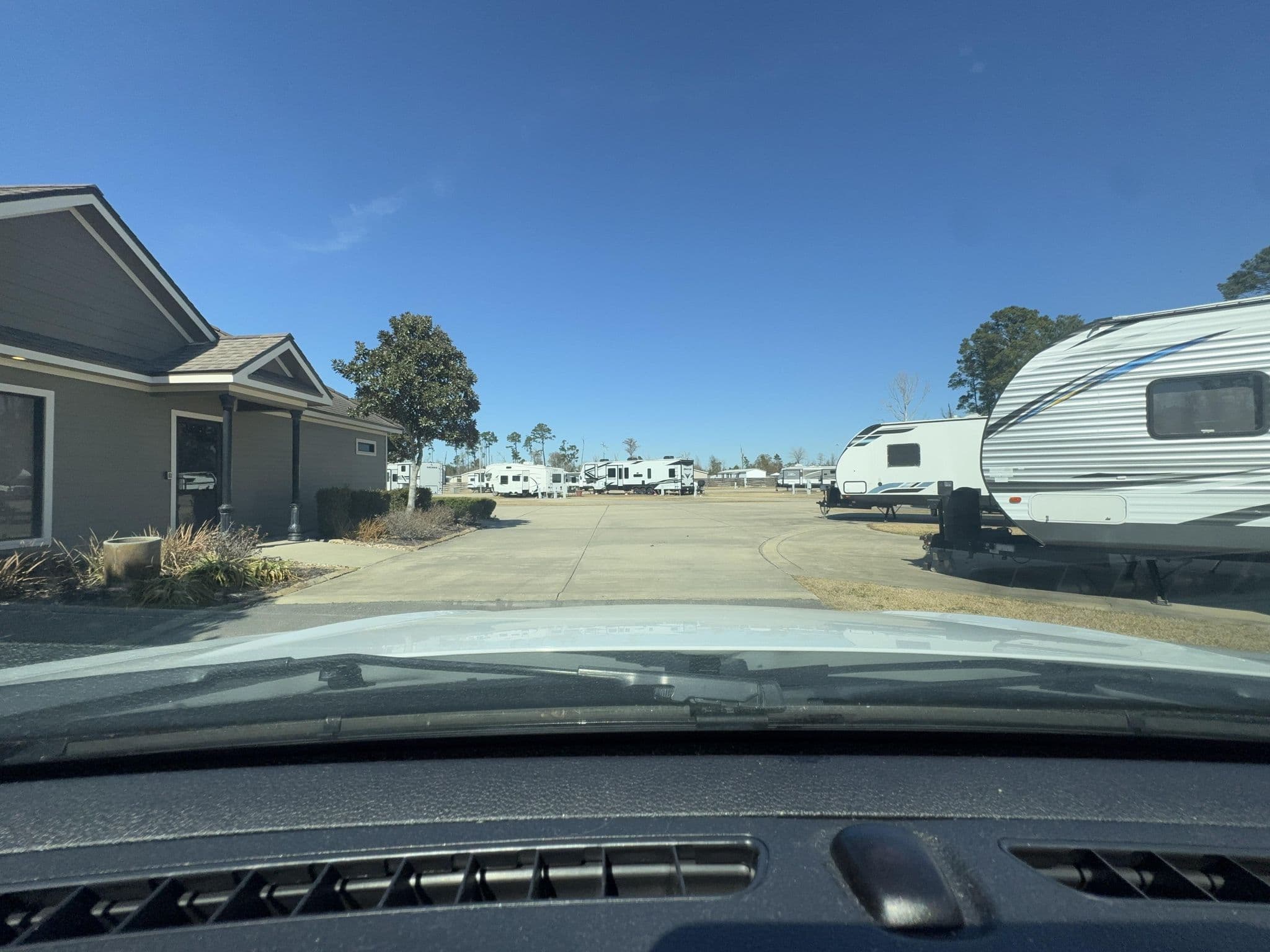 Street view near Paradise RV Park, Moss Bluff — © acedagr8 (CC BY-SA · Mapillary)