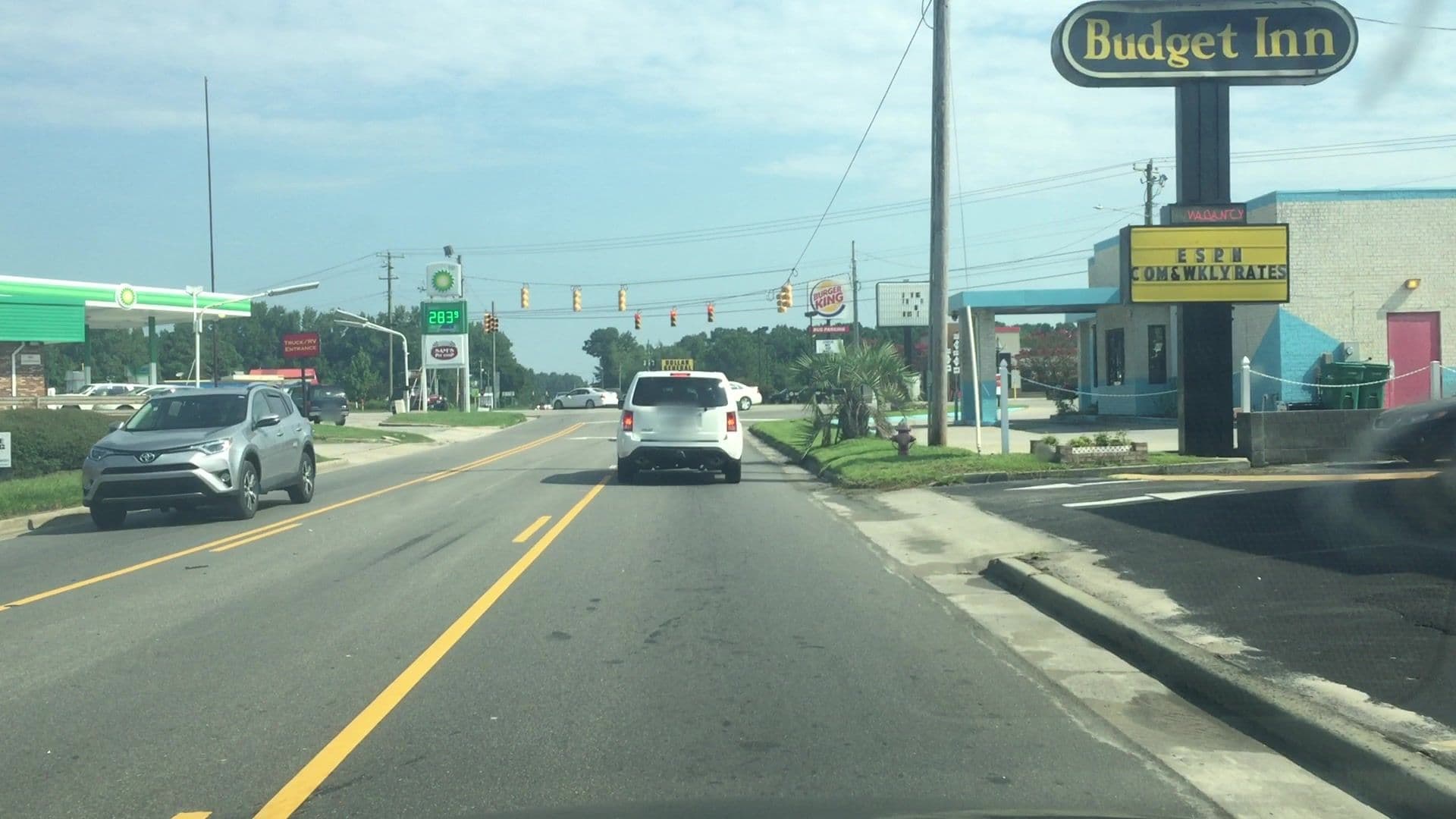 Street view near Budget Inn Motel, Chadbourn — © lvl5 (CC BY-SA · Mapillary)