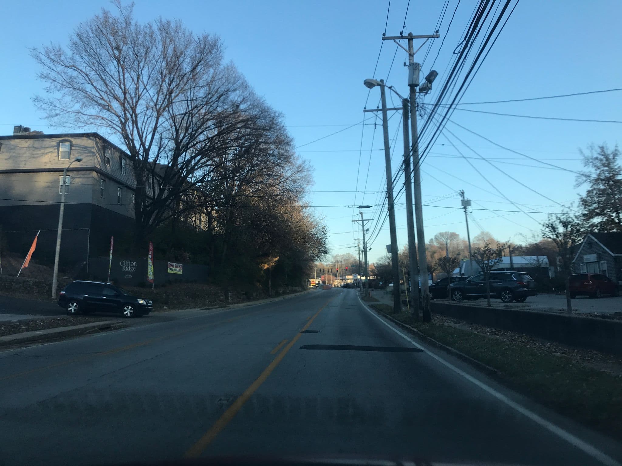 Street view near Clifton Ridge Apartments, Jeffersonville — © jroseaph (CC BY-SA · Mapillary)