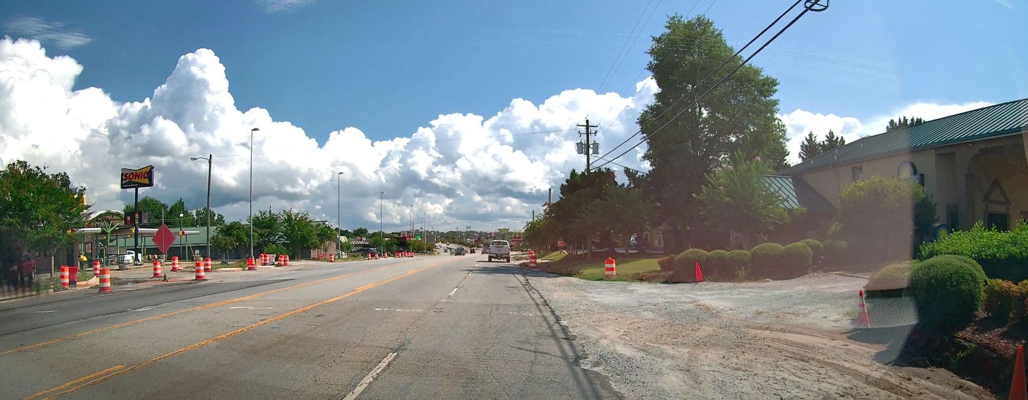 Street view near Days Inn, Hannahs Mill — © lordsutch (CC BY-SA · Mapillary)