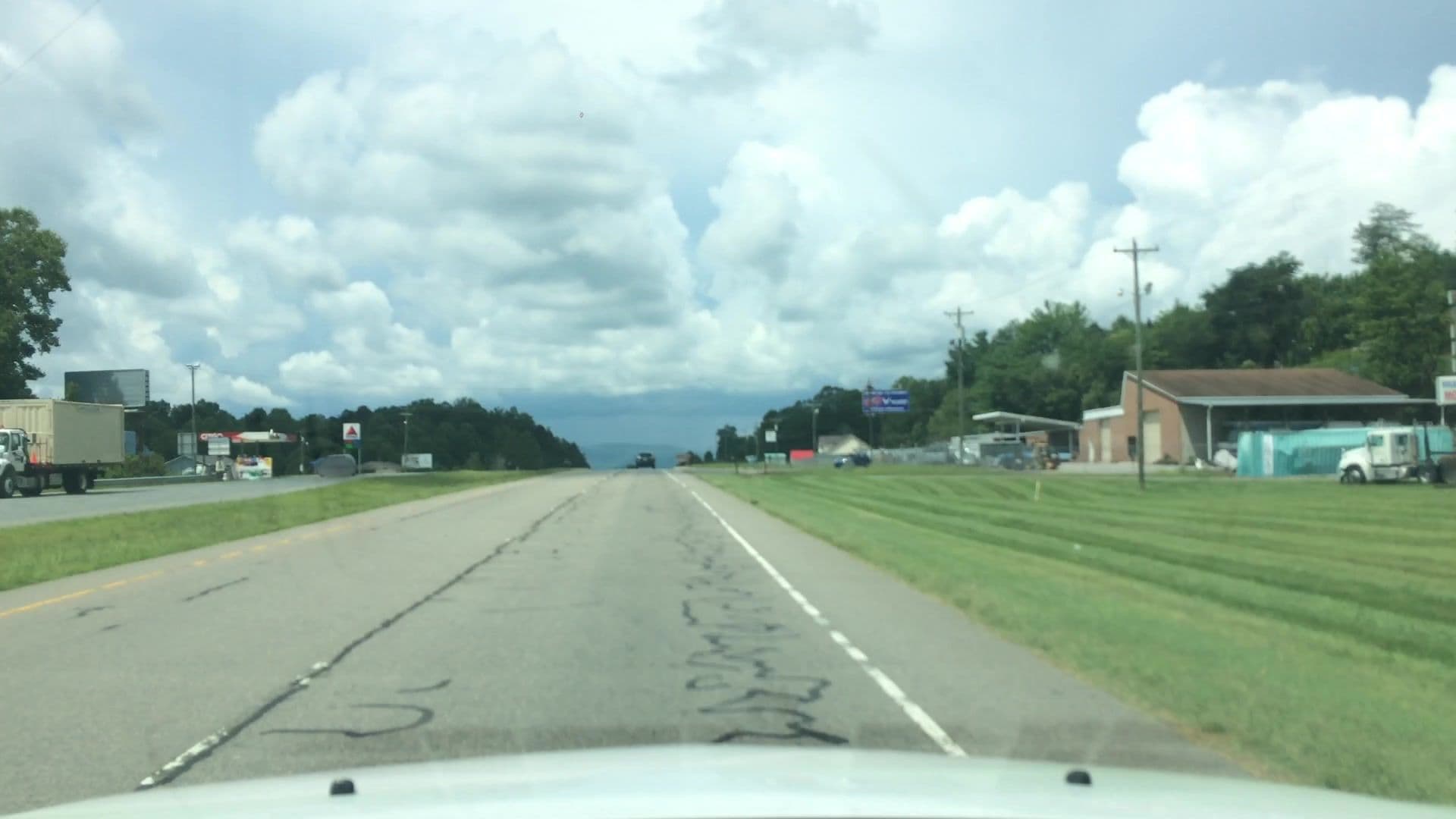 Street view near Holbrook Motel, Millers Creek — © lvl5 (CC BY-SA · Mapillary)