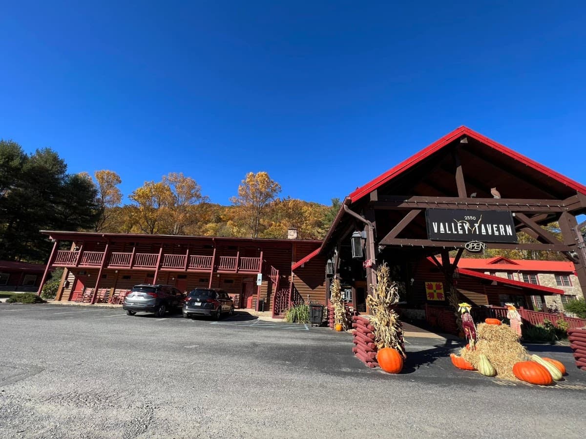 Smoky Falls Lodge, Motel in Maggie Valley