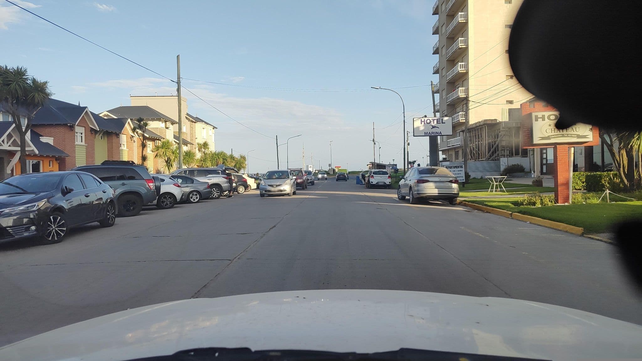 Street view near Le Petit Chateau, Miramar — © Kaart_Local (CC BY-SA · Mapillary)